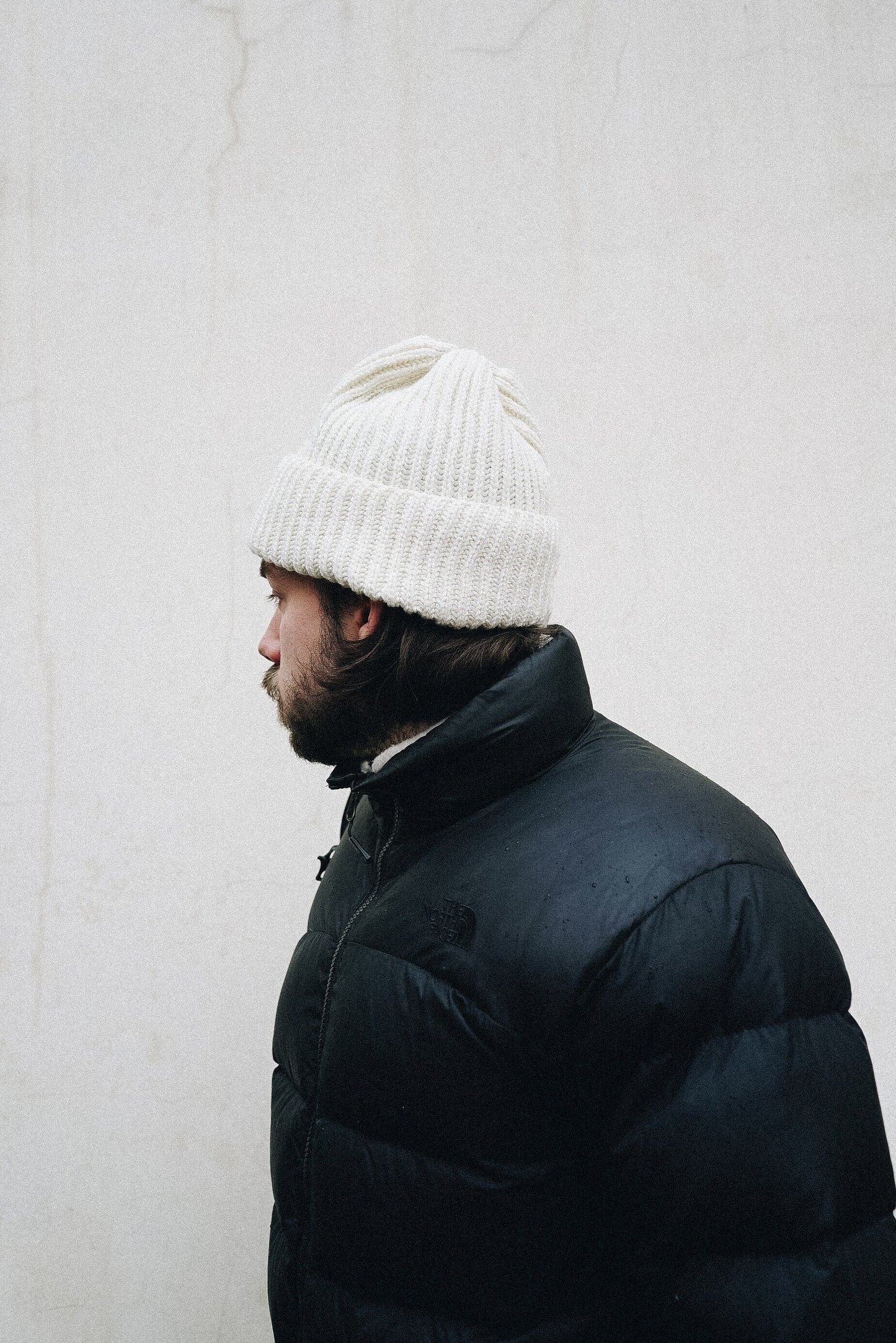 Woolen beanie hat in white