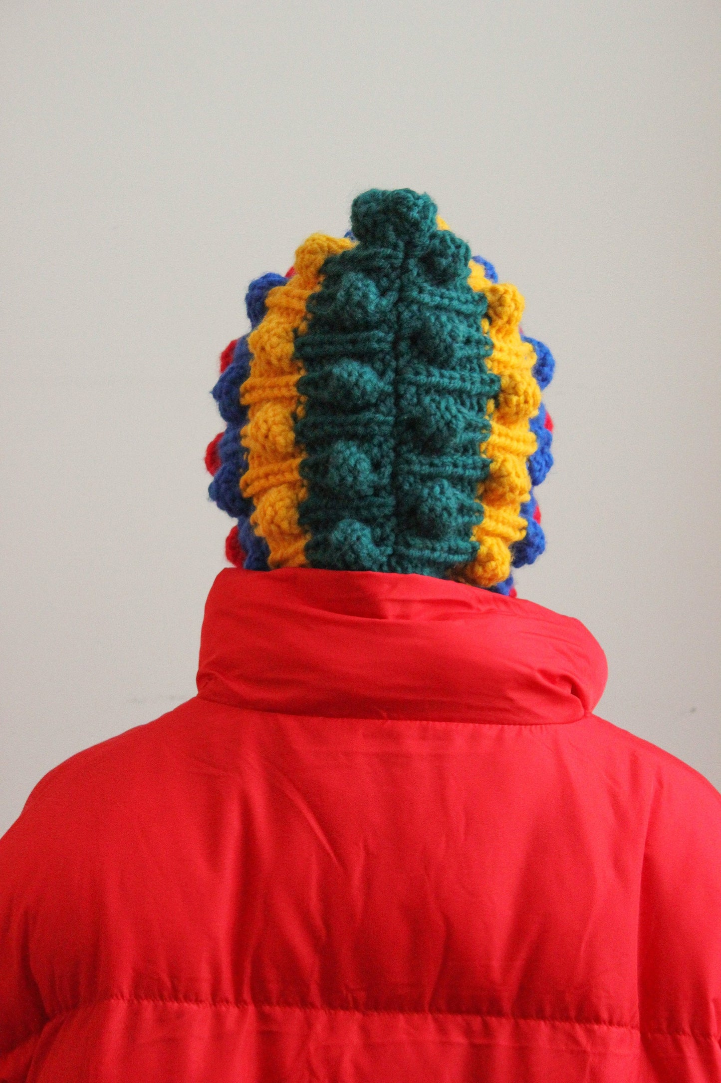Multicolored Balaclava with dimensional tuck knitting technique