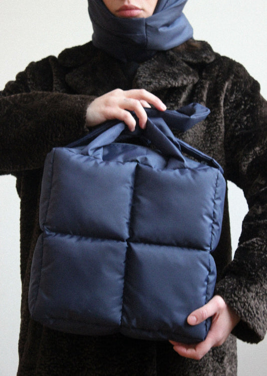 Pillow Puffer Bag in Navy