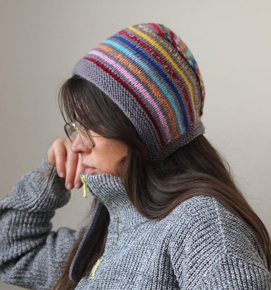 Random Multicolor Hand-knitted Adult Bow Tie Bonnet hat in Charcoal Gray