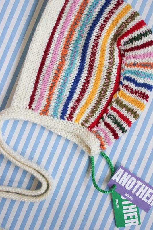 Random Multicolor Hand-knitted Adult Bow Tie Bonnet hat in Ivory