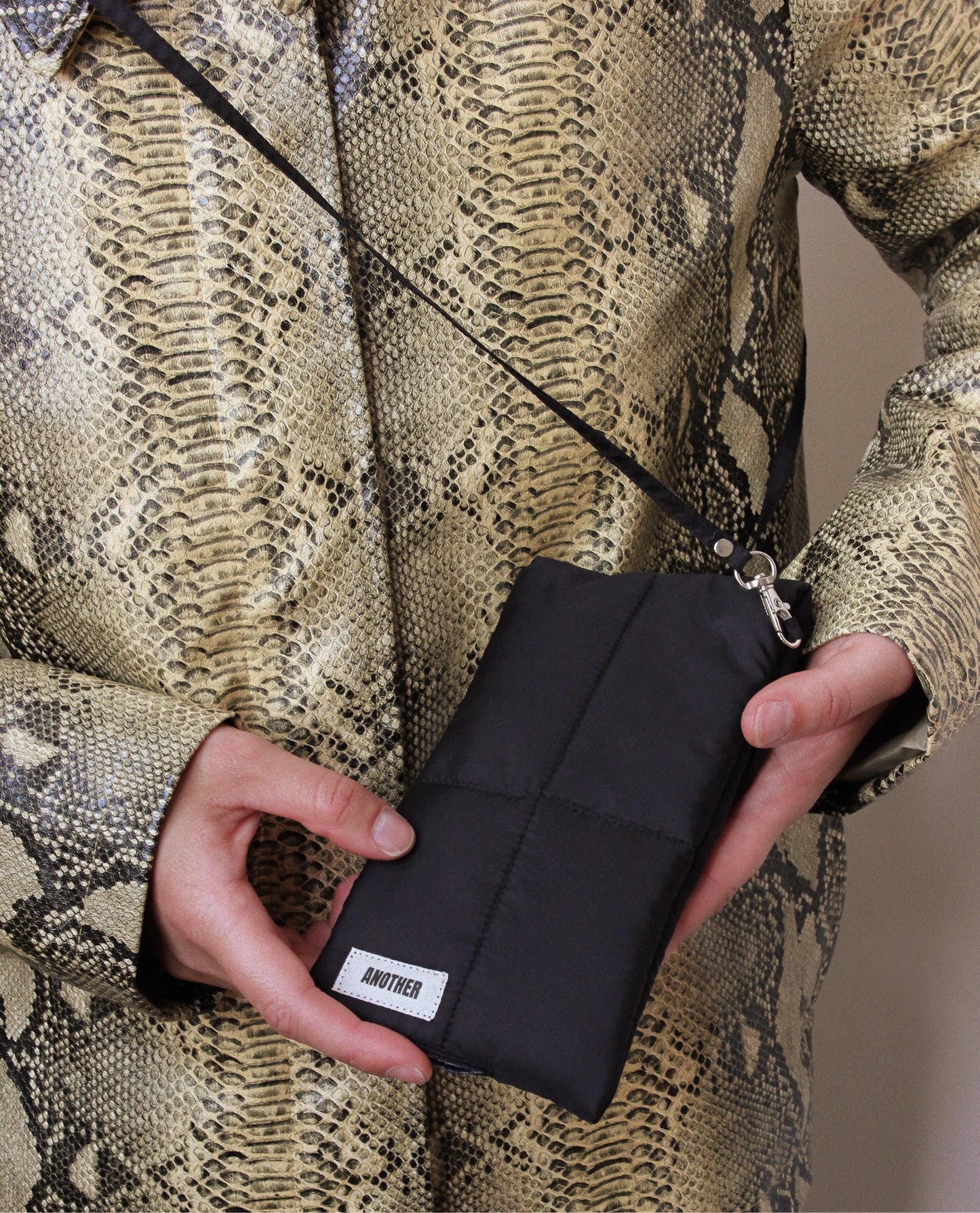 Pillow Puffer Phone pouch in Black, Puffy Crossbody Phone Bag,Waterproof Padded Case with Strap,Hands-Free Pouch,Travel Gift for Her