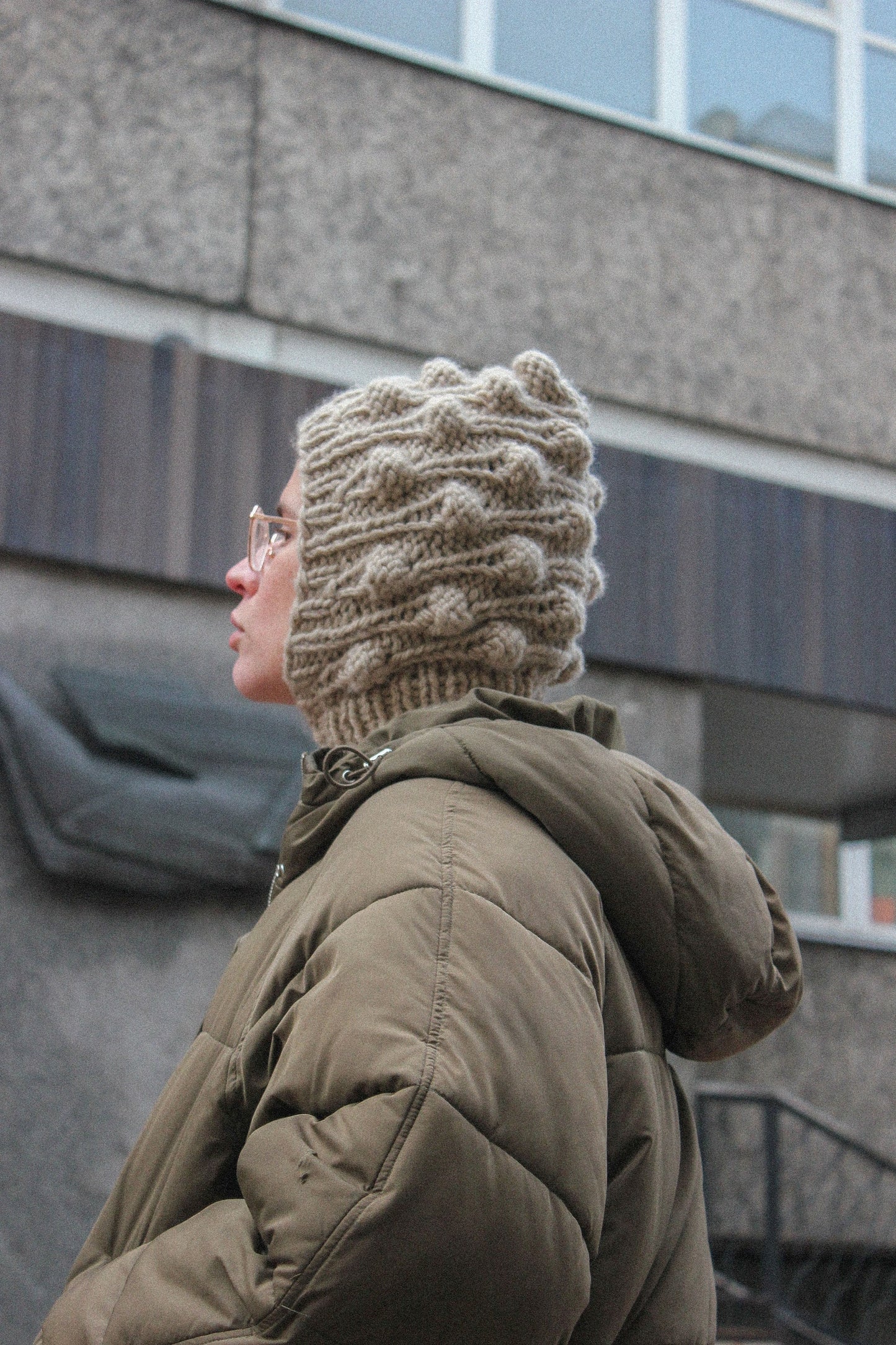 Balaclava with dimensional tuck knitting technique in Beige