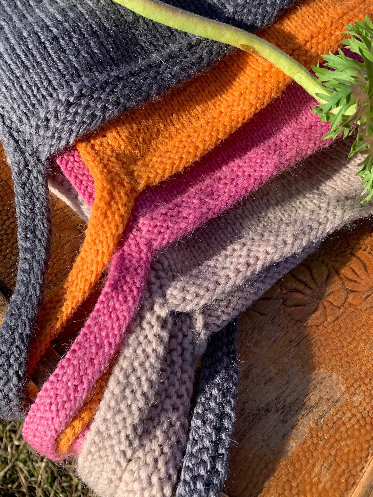 Hand-knitted Adult Bow Tie Bonnet hat in Black