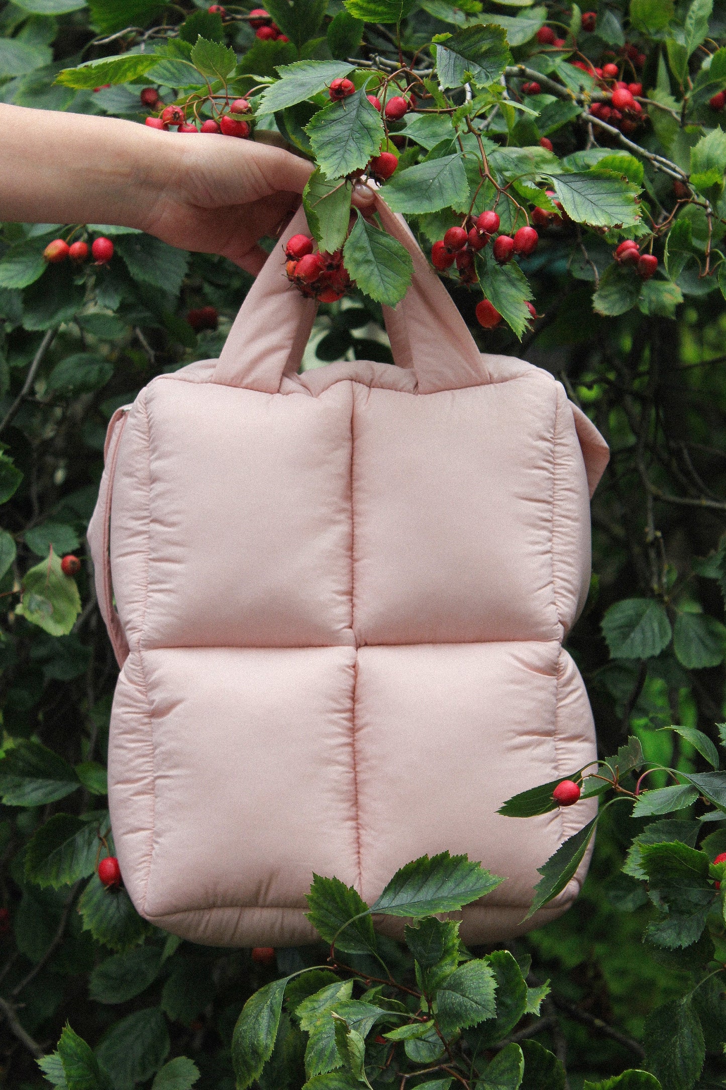 Pillow Puffer Laptop Bag in Light Pink
