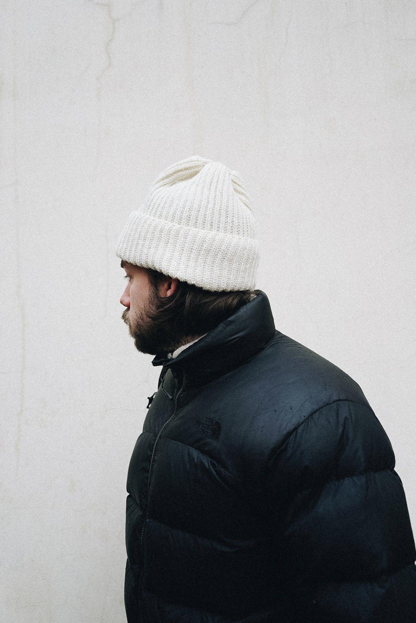 Woolen beanie hat in white