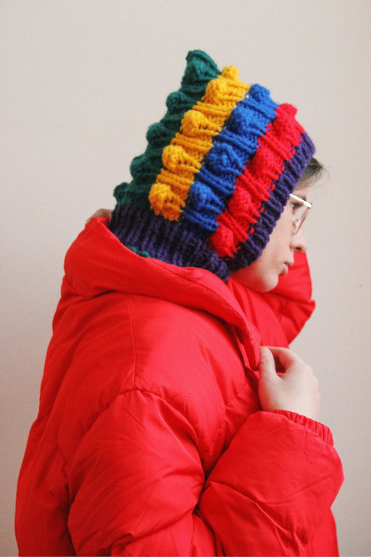 Multicolored Balaclava with dimensional tuck knitting technique