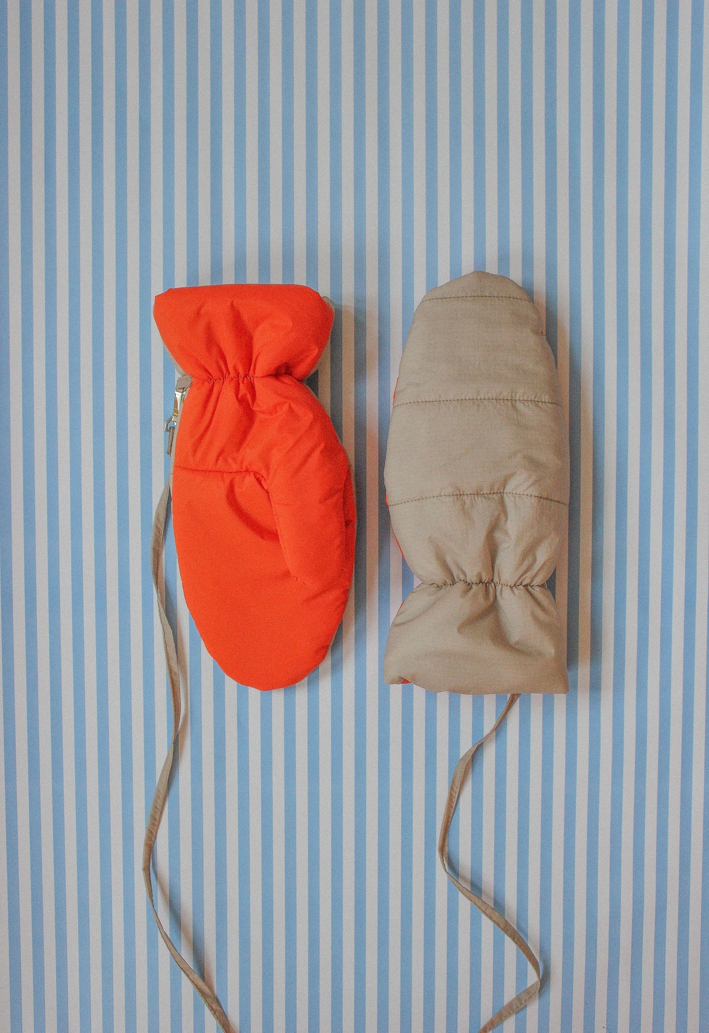 Bicolor Pillow Puffer Mittens on Strings in Orange & Beige