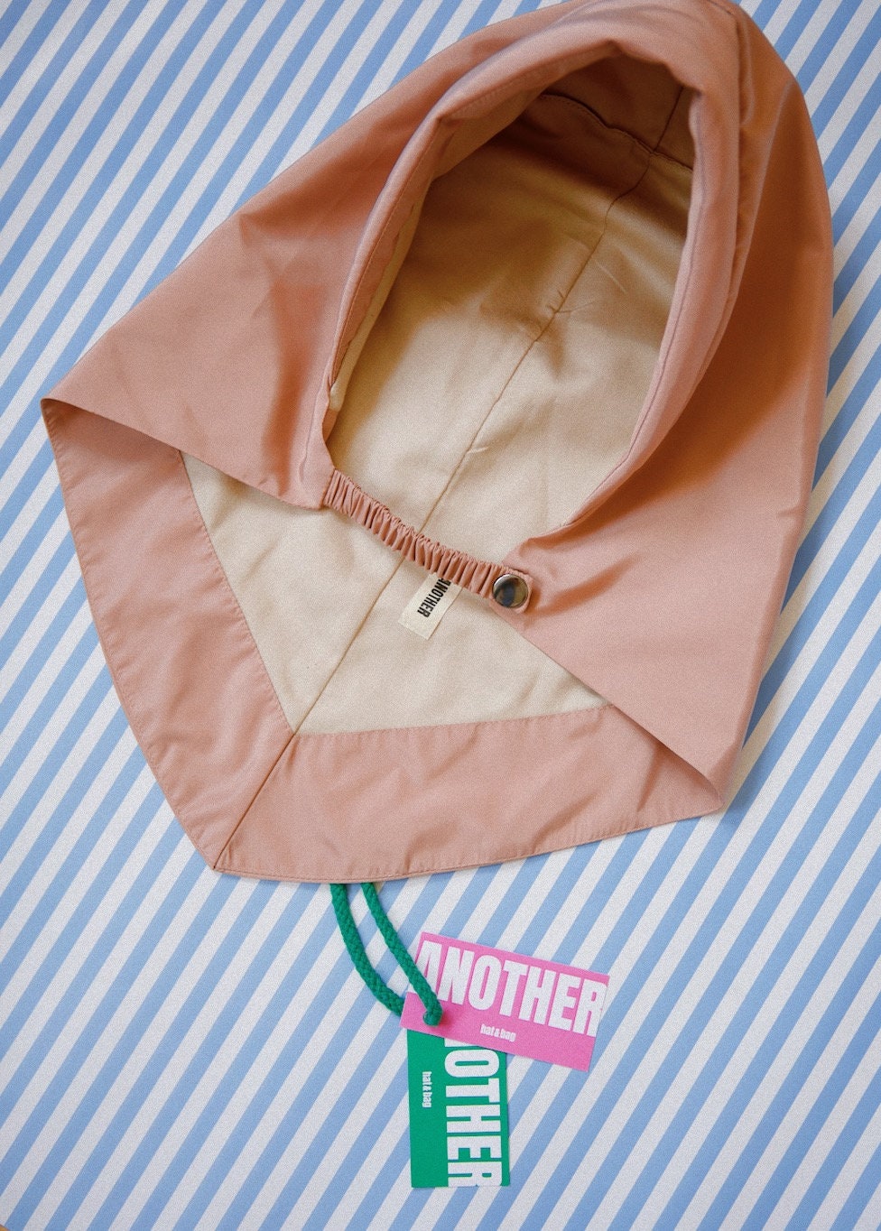 Rain Headscarf in Peach Fuzz