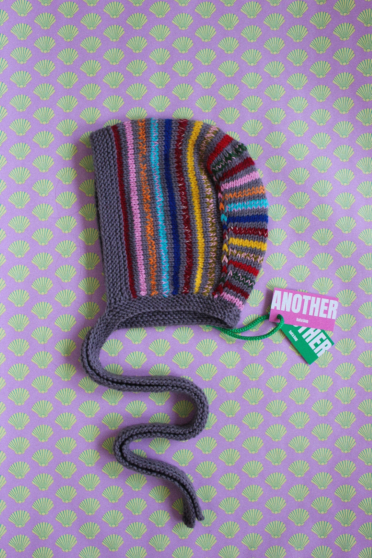 Random Multicolor Hand-knitted Adult Bow Tie Bonnet hat in Charcoal Gray