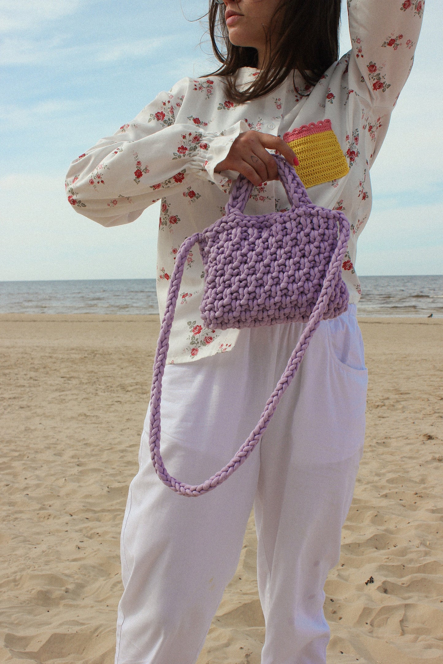Сoarse knitted crossbody bag in lilac lavender, tote bag