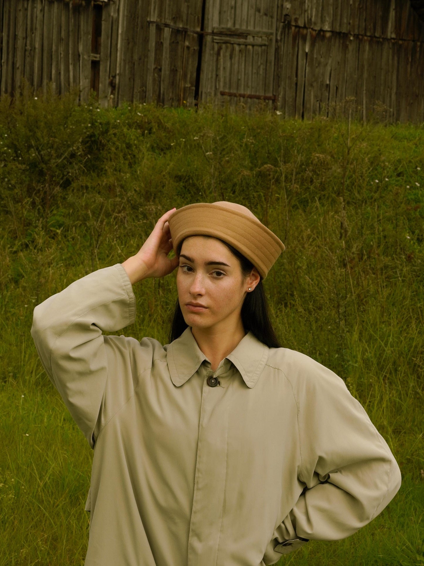 Drap Marine Pillbox in Camel Brown