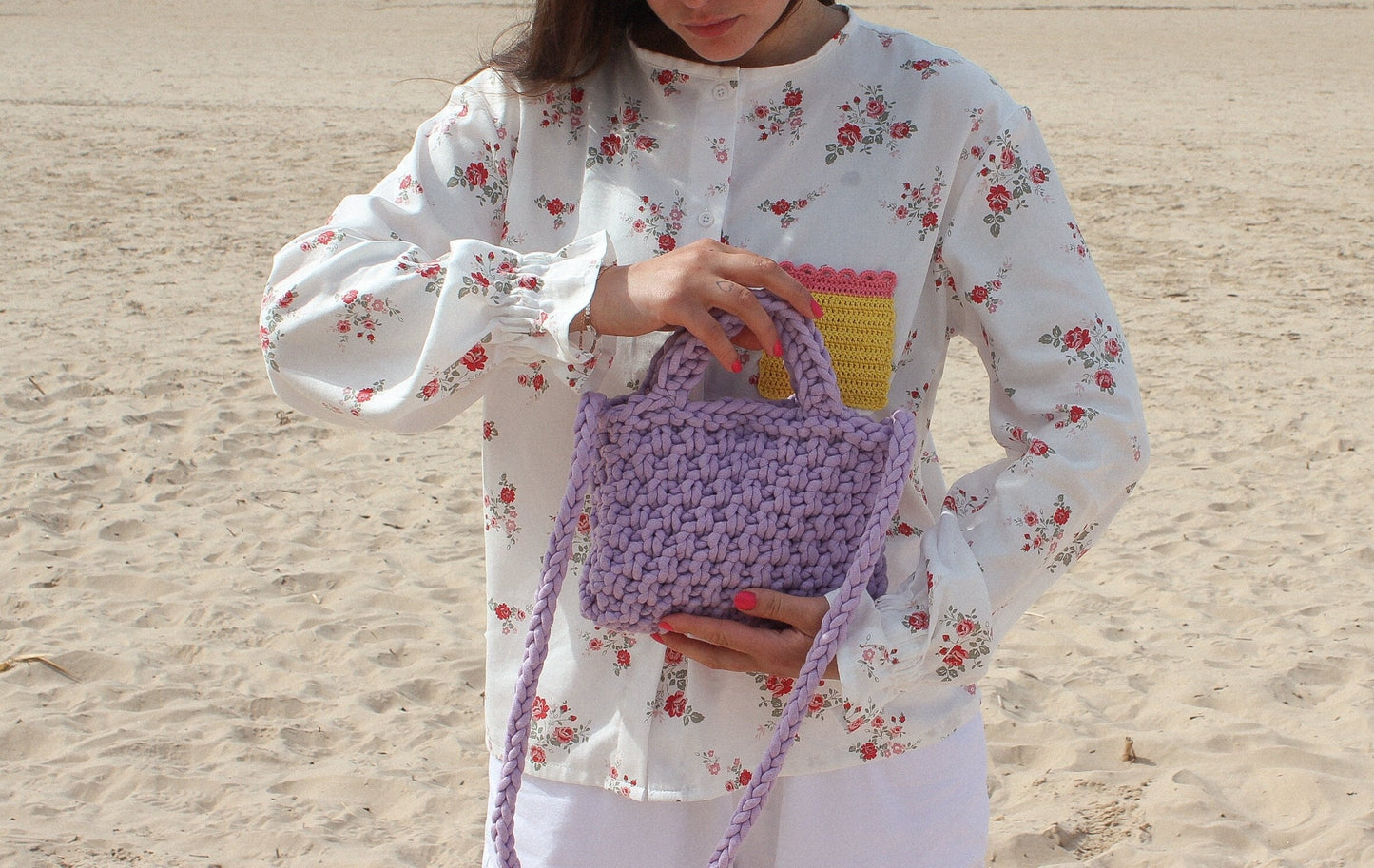 Сoarse knitted crossbody bag in lilac lavender, tote bag