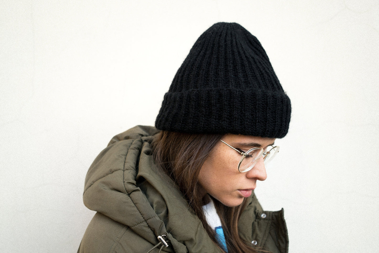 Woolen beanie hat in black