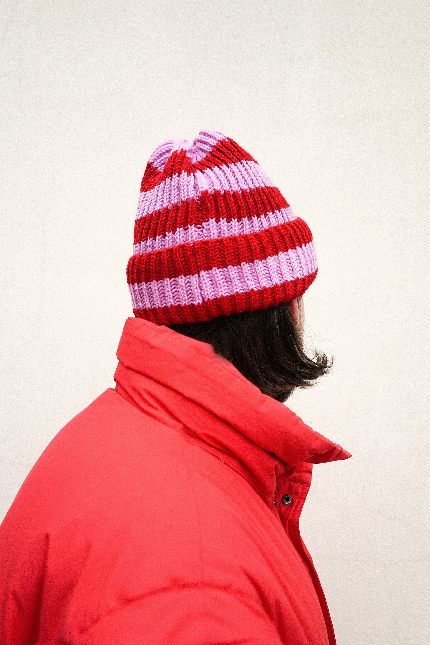 Stripped beanie hat in red and pink