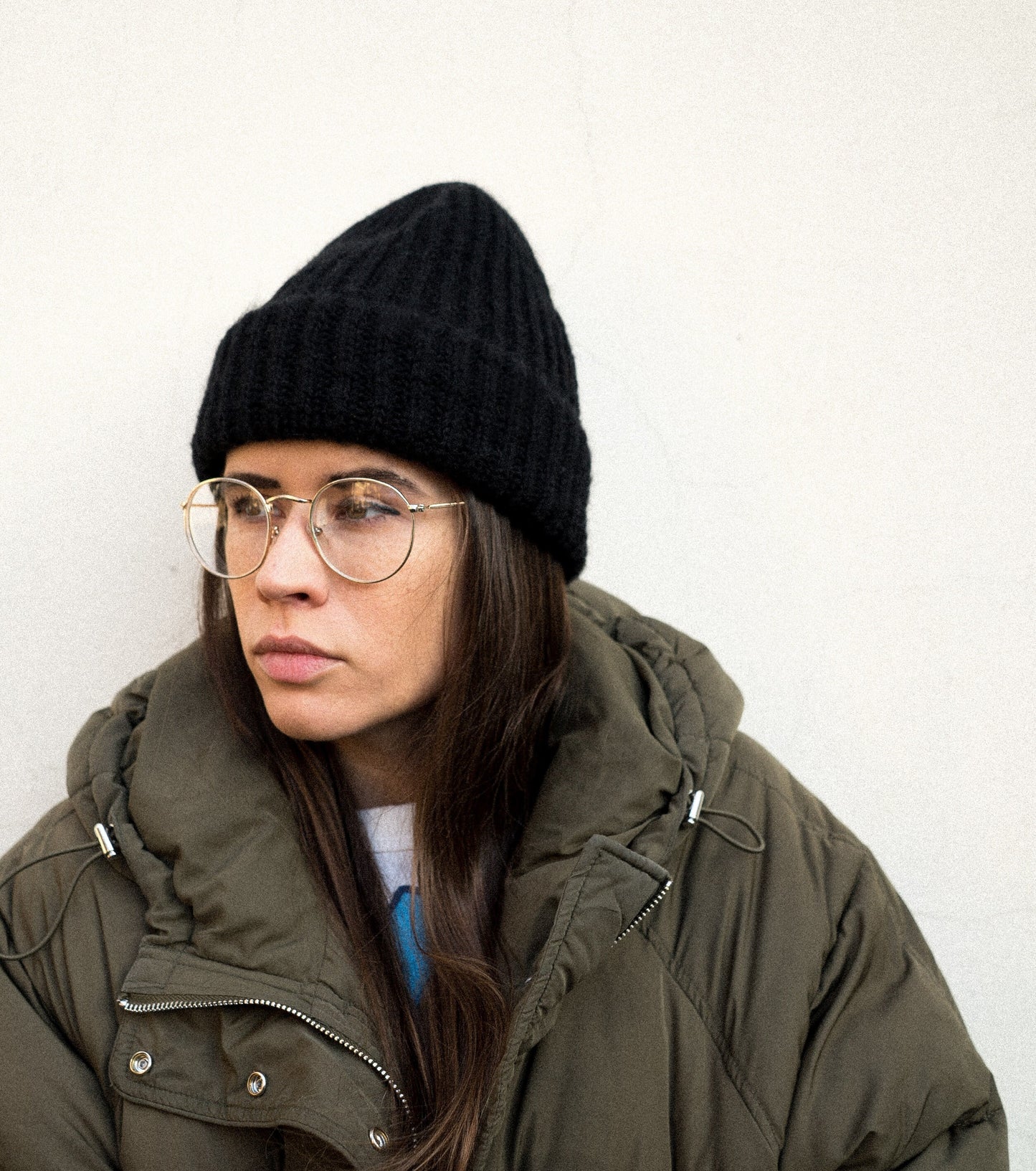 Woolen beanie hat in black