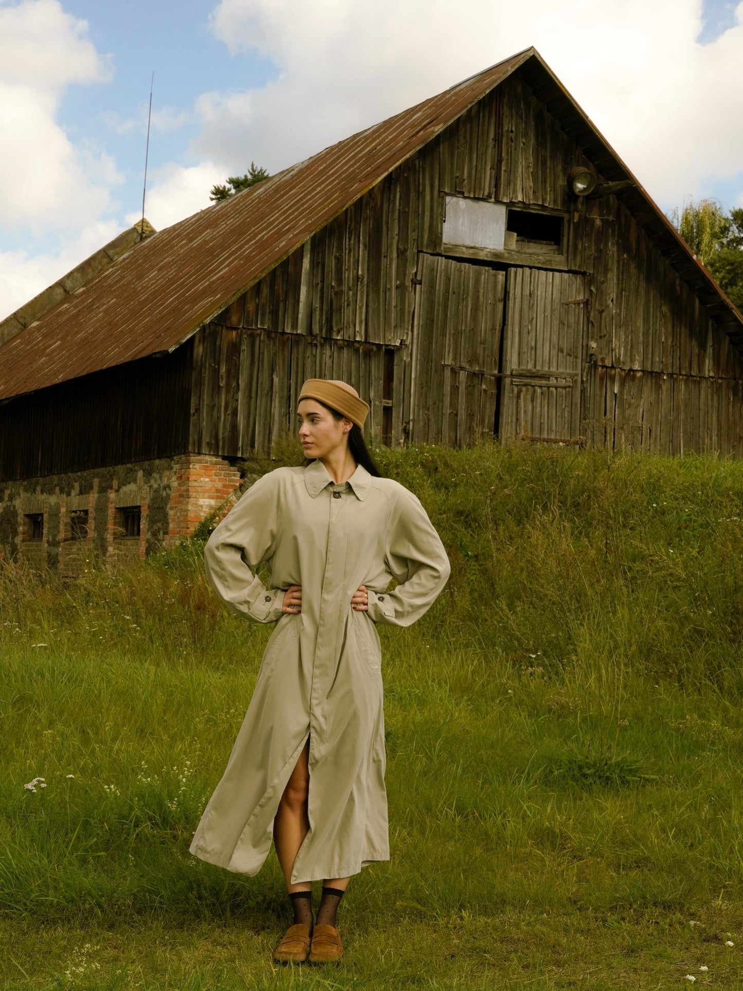 Drap Marine Pillbox in Camel Brown