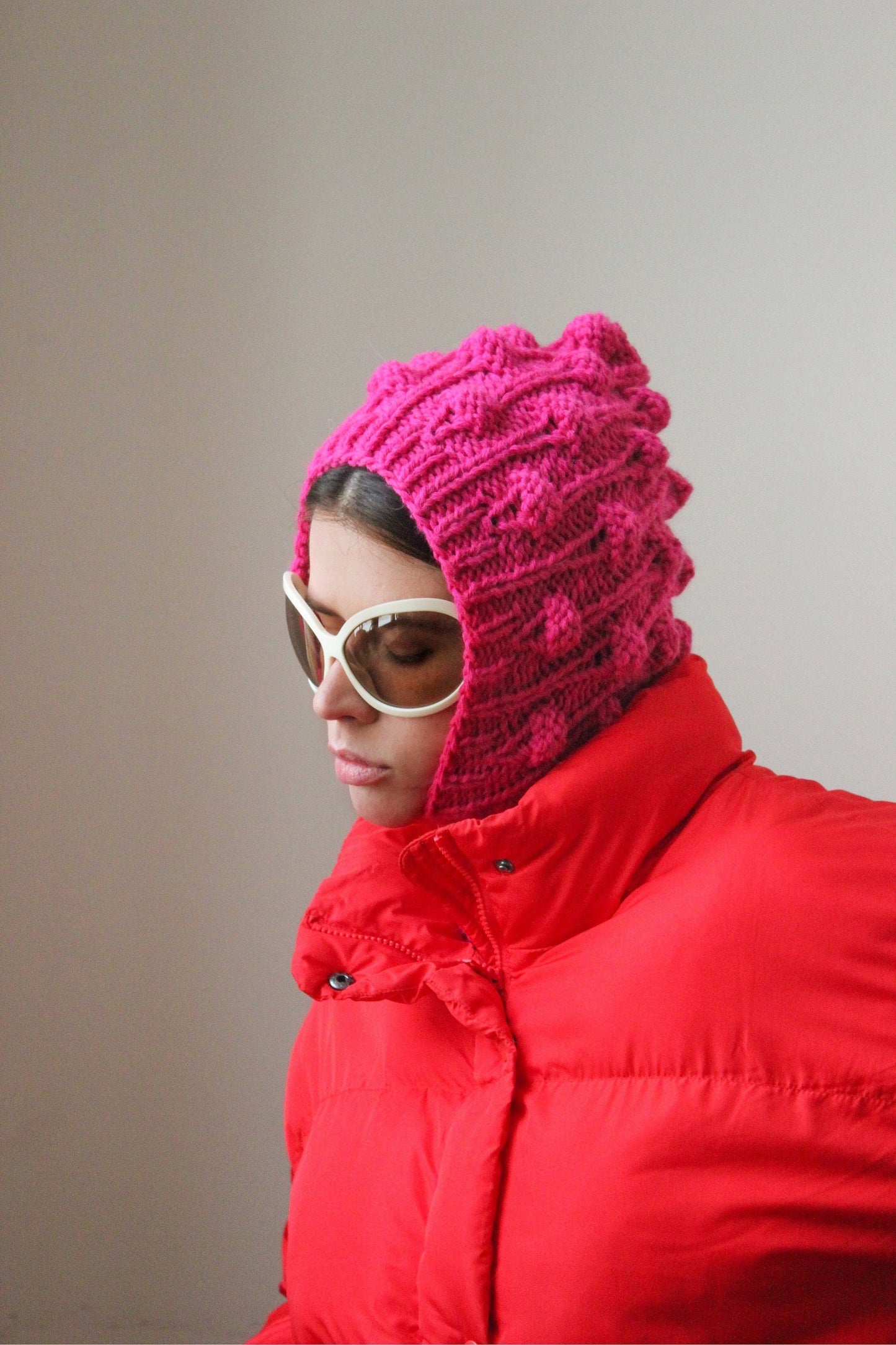 Balaclava with dimensional tuck knitting technique in Beige