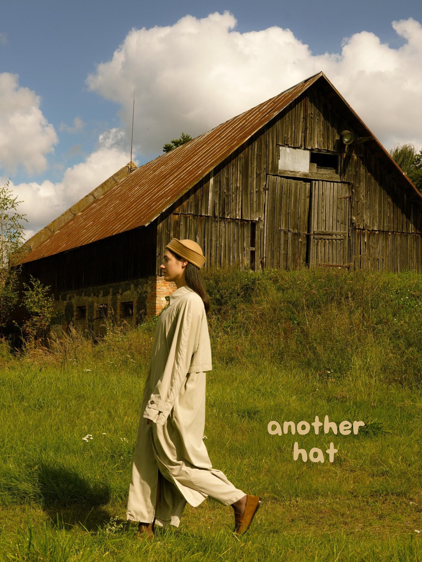 Drap Marine Pillbox in Camel Brown