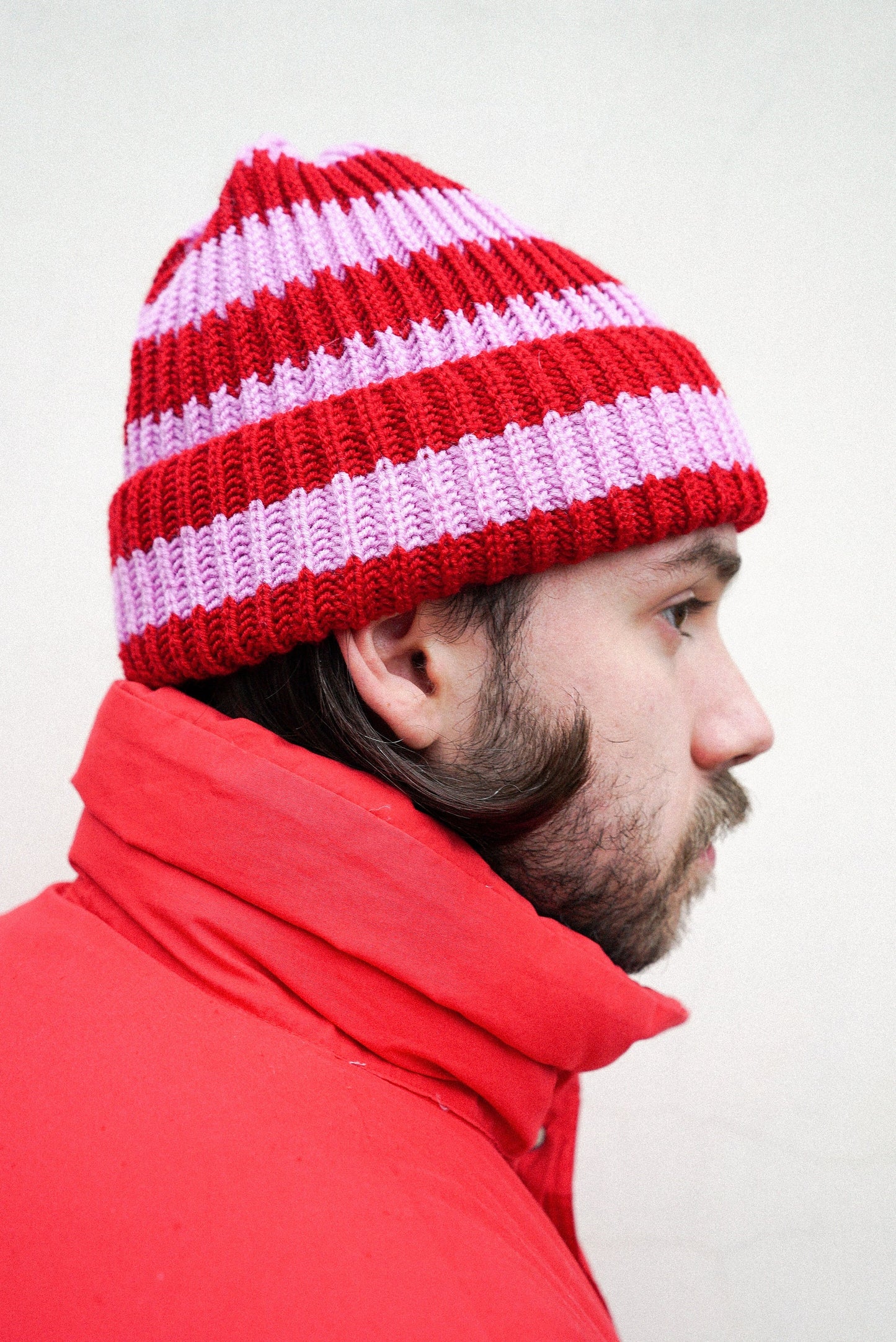 Stripped beanie hat in red and pink