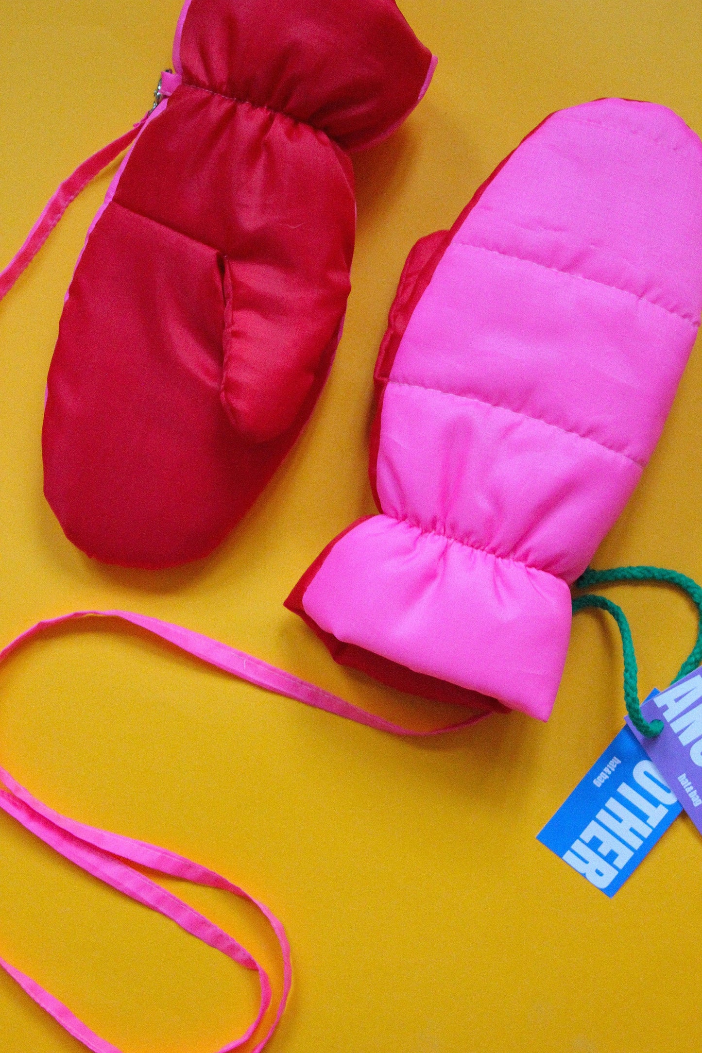 Bicolor Pillow Puffer Mittens on Strings in Hot pink & Red