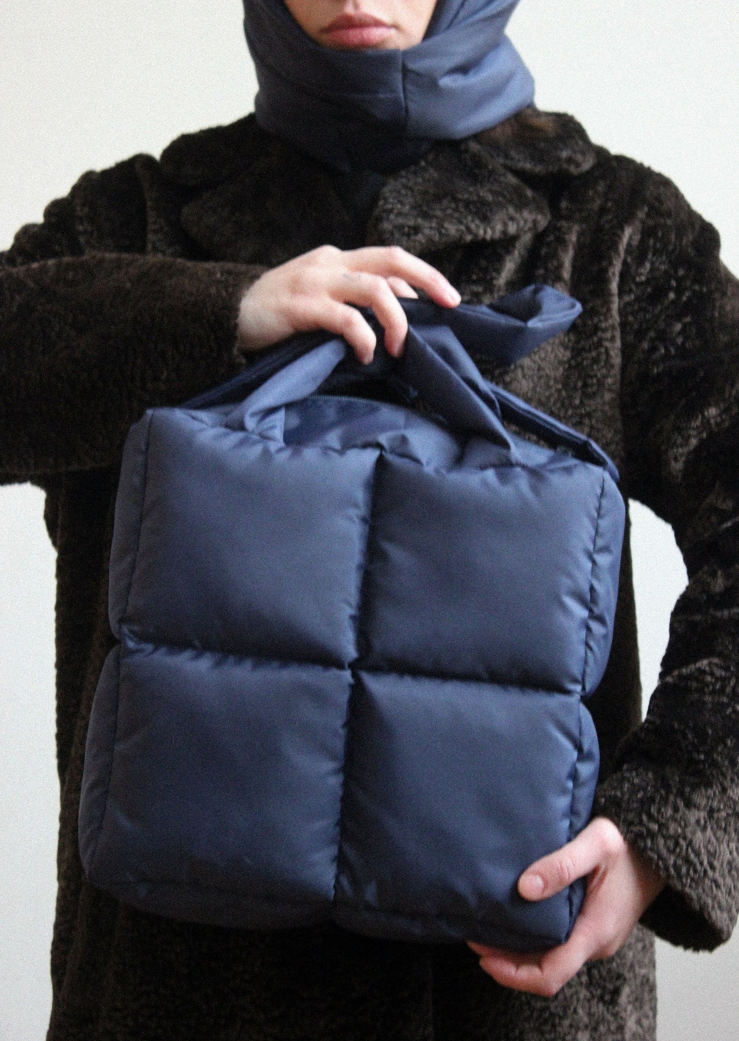 Pillow Puffer Bag in Navy