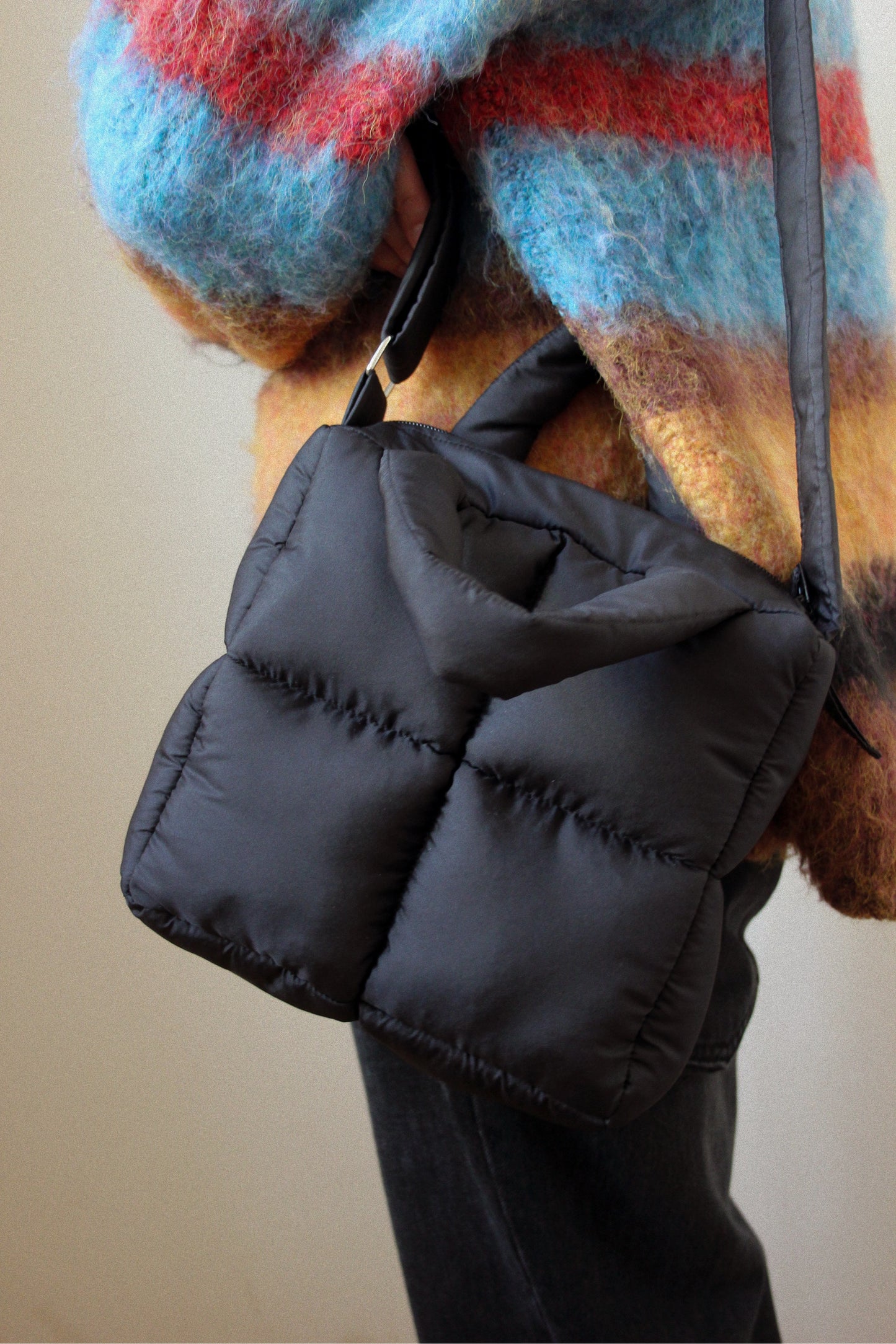 Mini Pillow Puffer Essential bag in Black