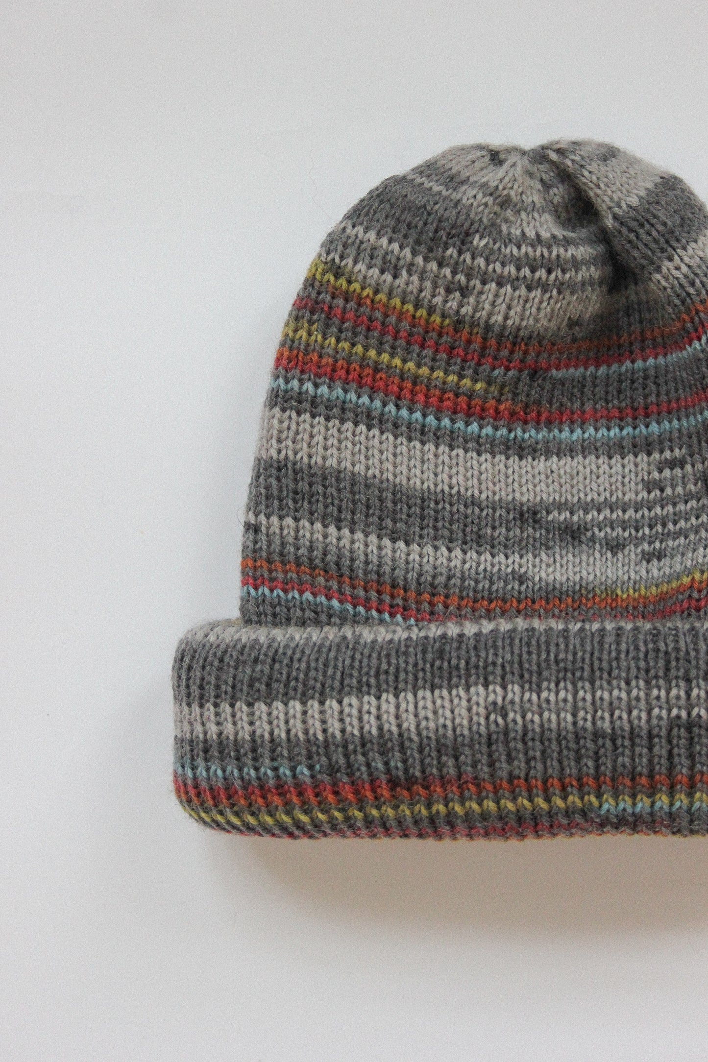 Random Multicolor Striped beanie in Grey