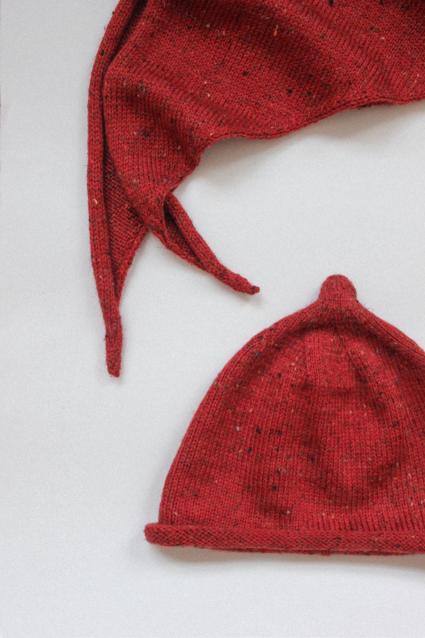 Speckled Tweed Teletubby Hat in Brick Red