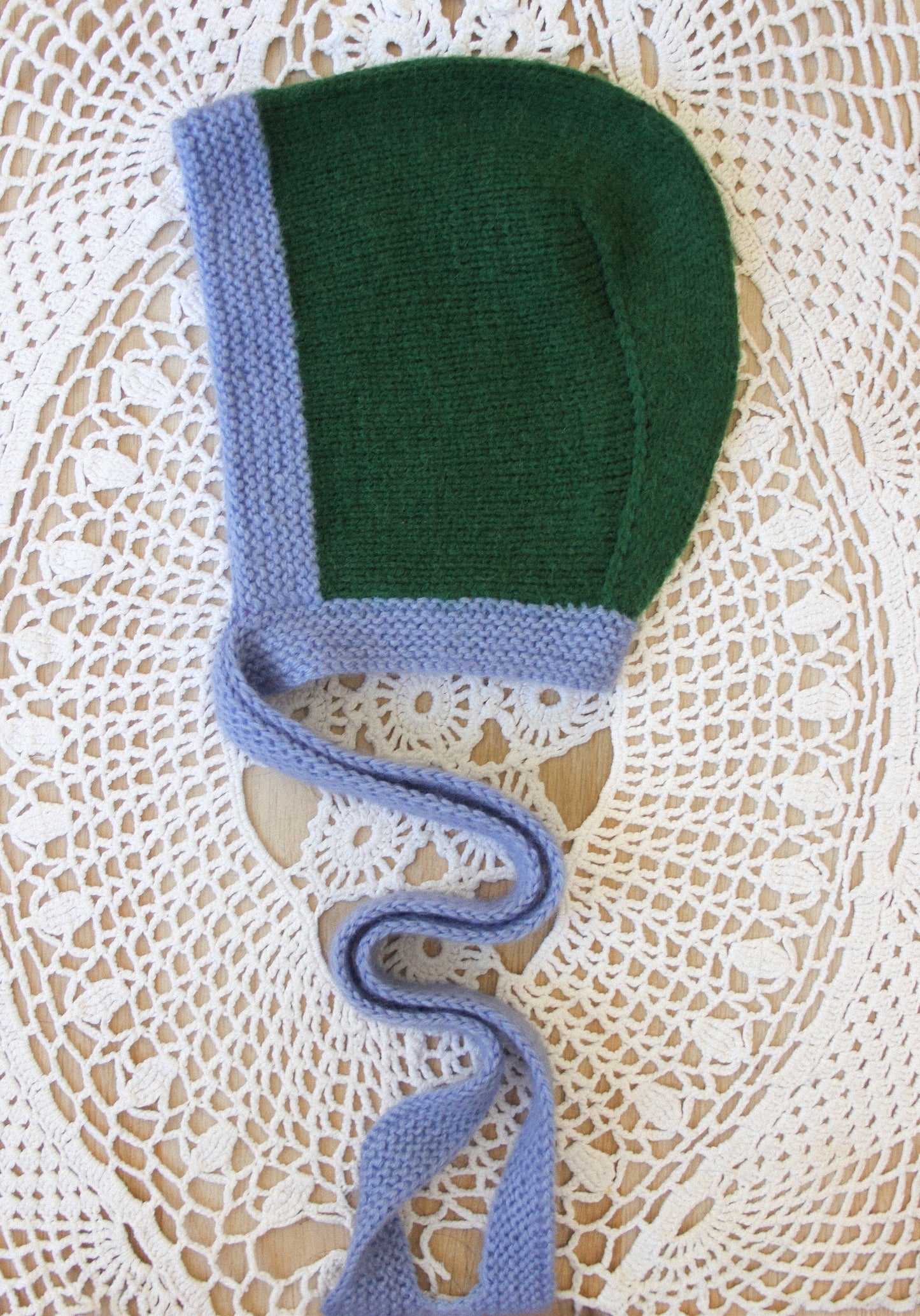 Chunky Bonnet hat in Green and Baby Blue