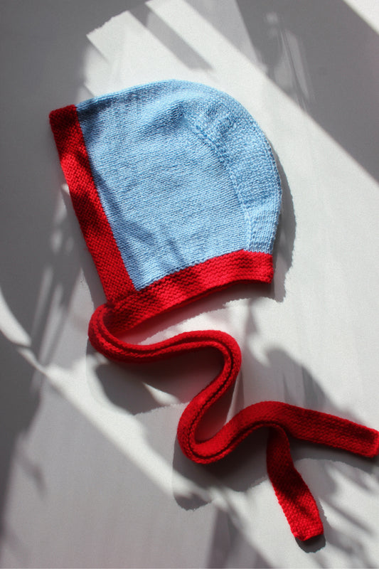Chunky Bonnet hat in Red & Baby Blue