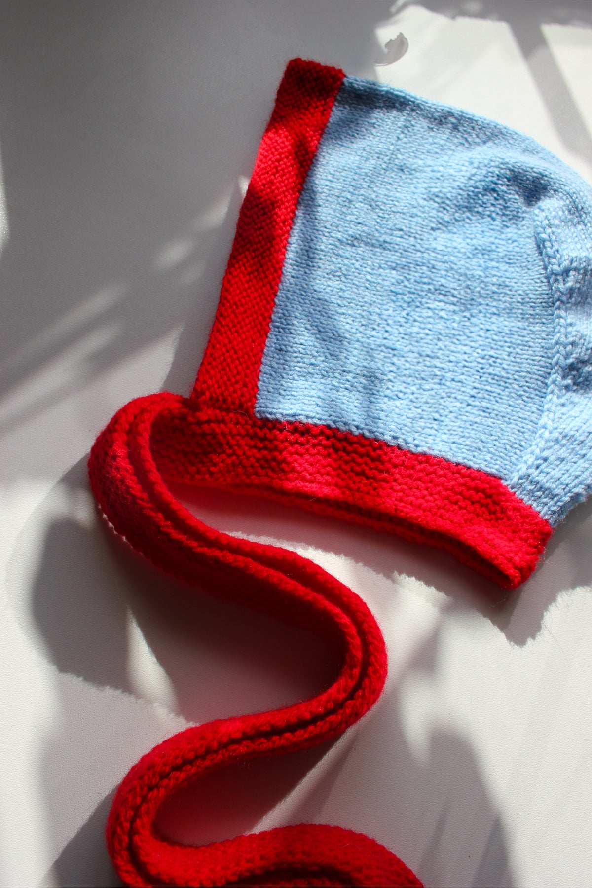 Chunky Bonnet hat in Red & Baby Blue