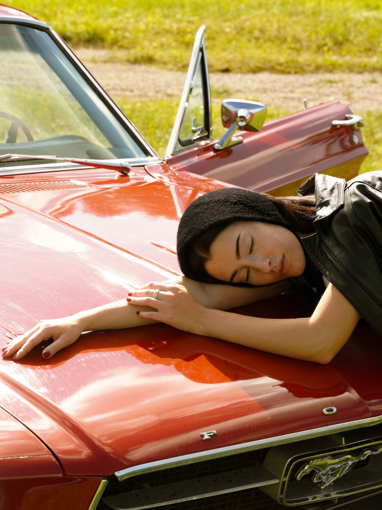 Hand - knitted Mohair Bow-Tie Headband in Black