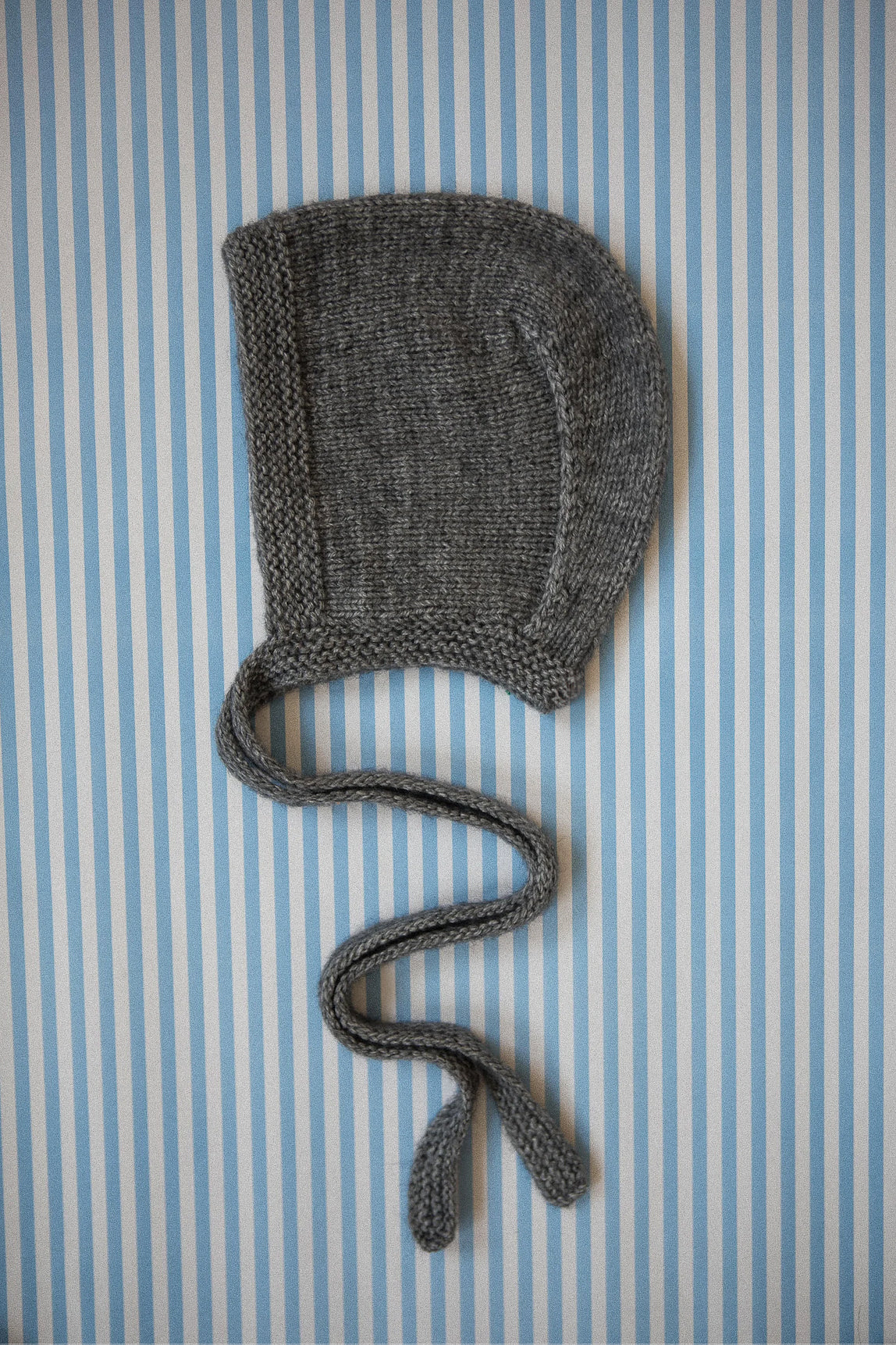 Hand - knitted Bow Tie Mohair Bonnet in Gray Melange