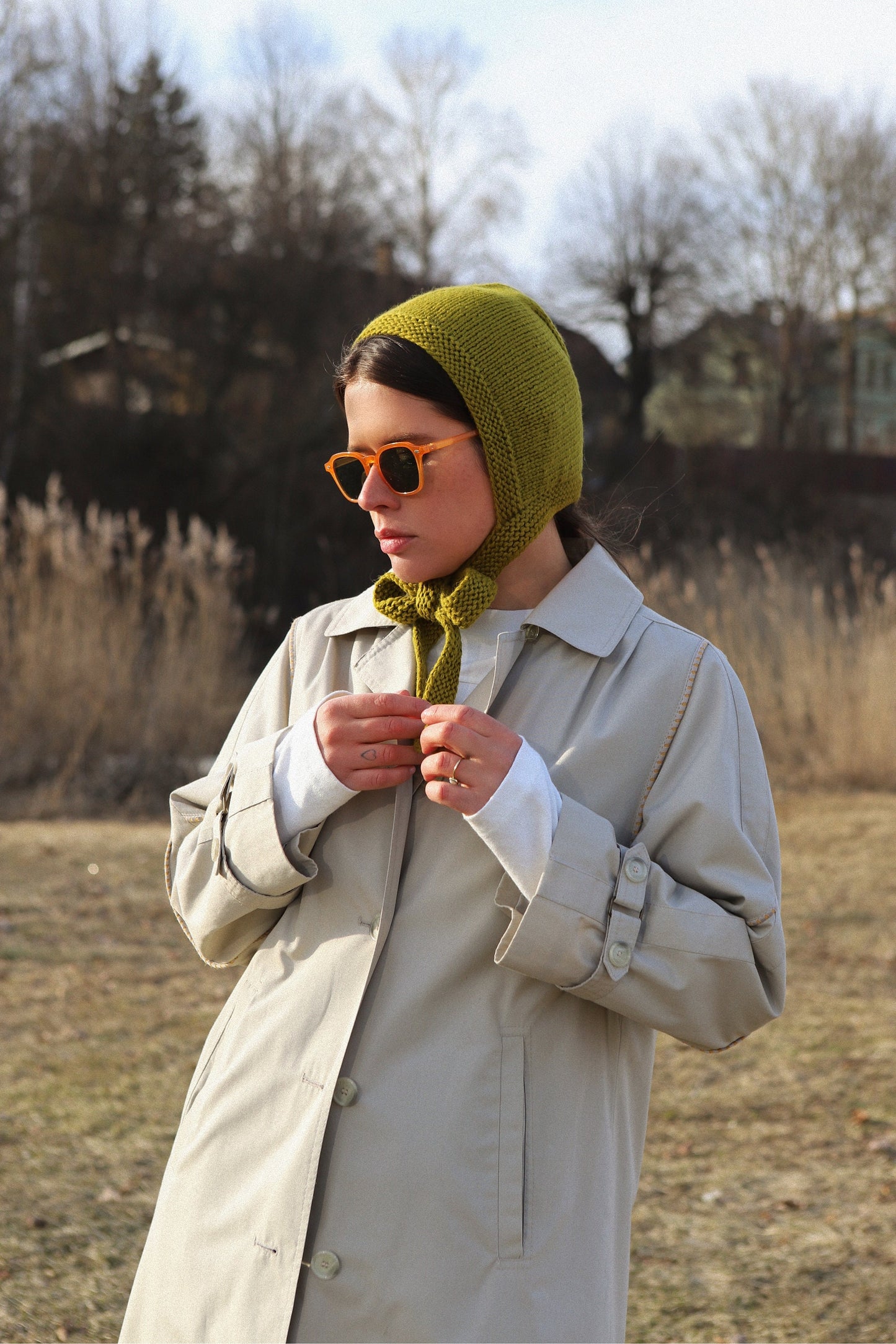 Hand-knitted Adult Bow Tie Bonnet hat in Khaki Green
