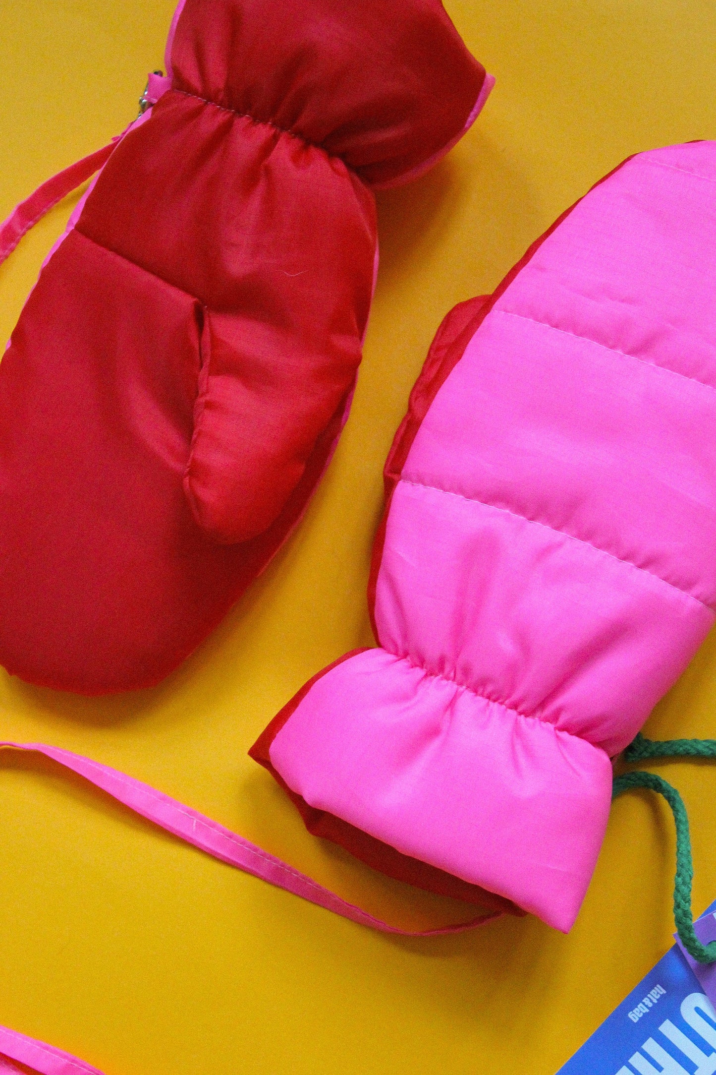 Bicolor Pillow Puffer Mittens on Strings in Hot pink & Red