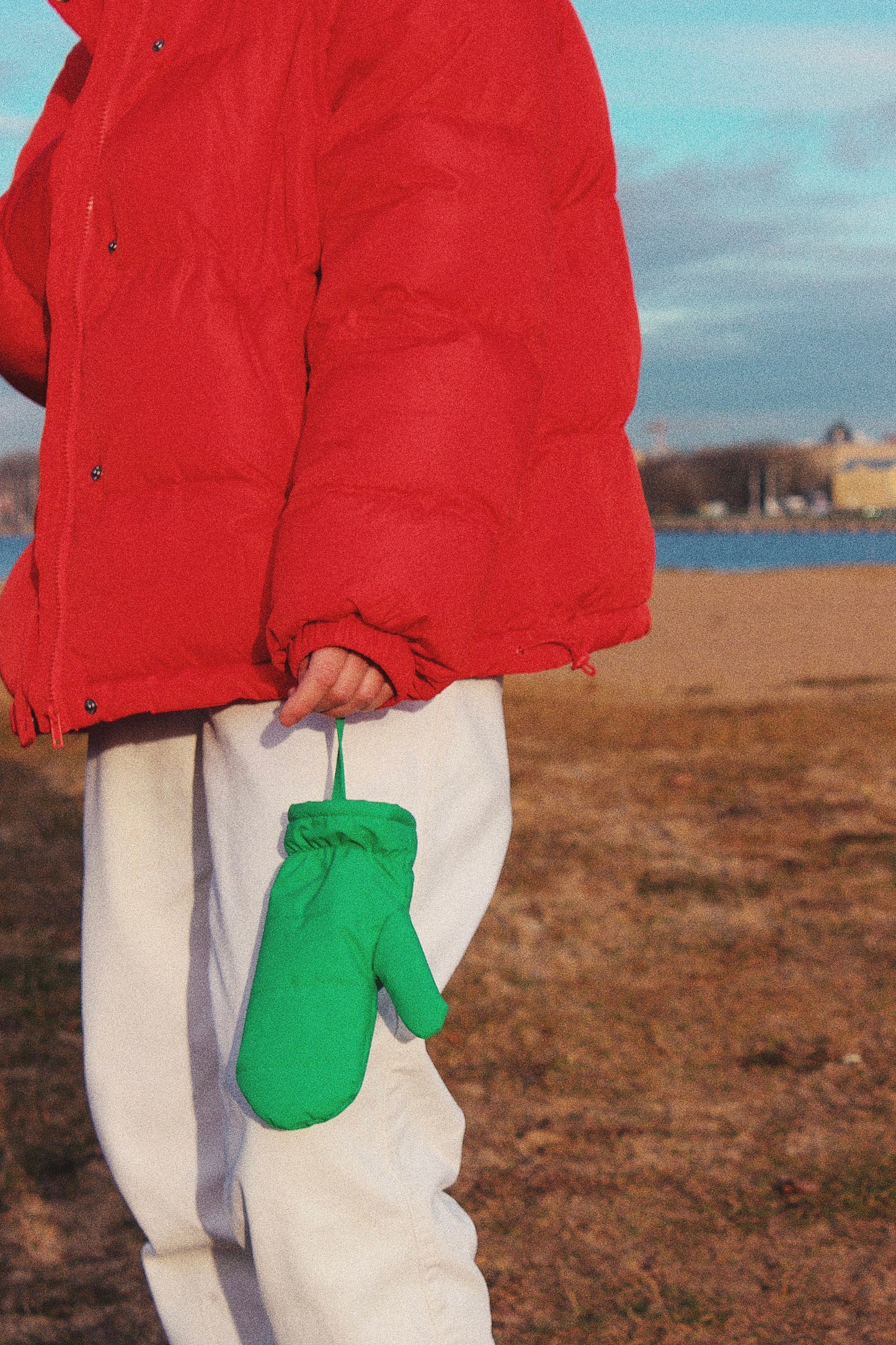 Pillow Puffer mittens on Strings in Green