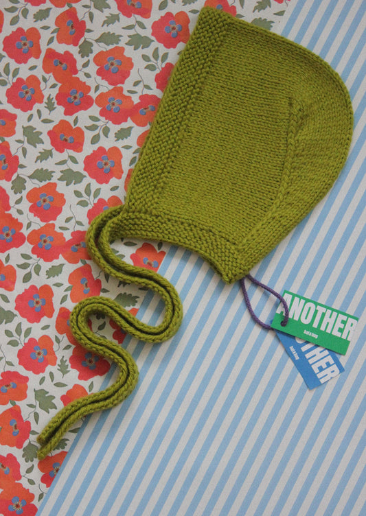 Hand-knitted Adult Bow Tie Bonnet hat in Light Green