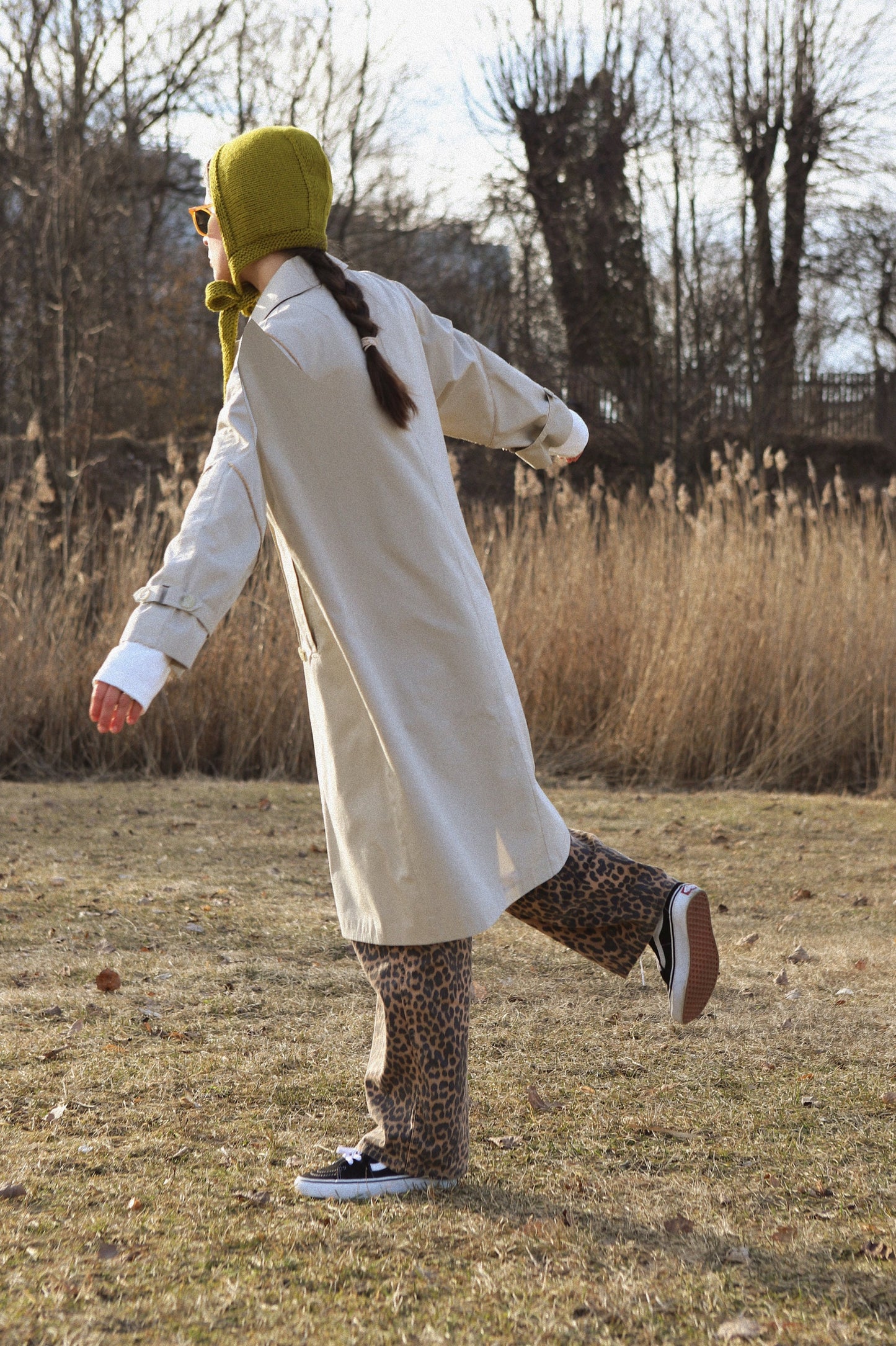 Hand-knitted Adult Bow Tie Bonnet hat in Khaki Green