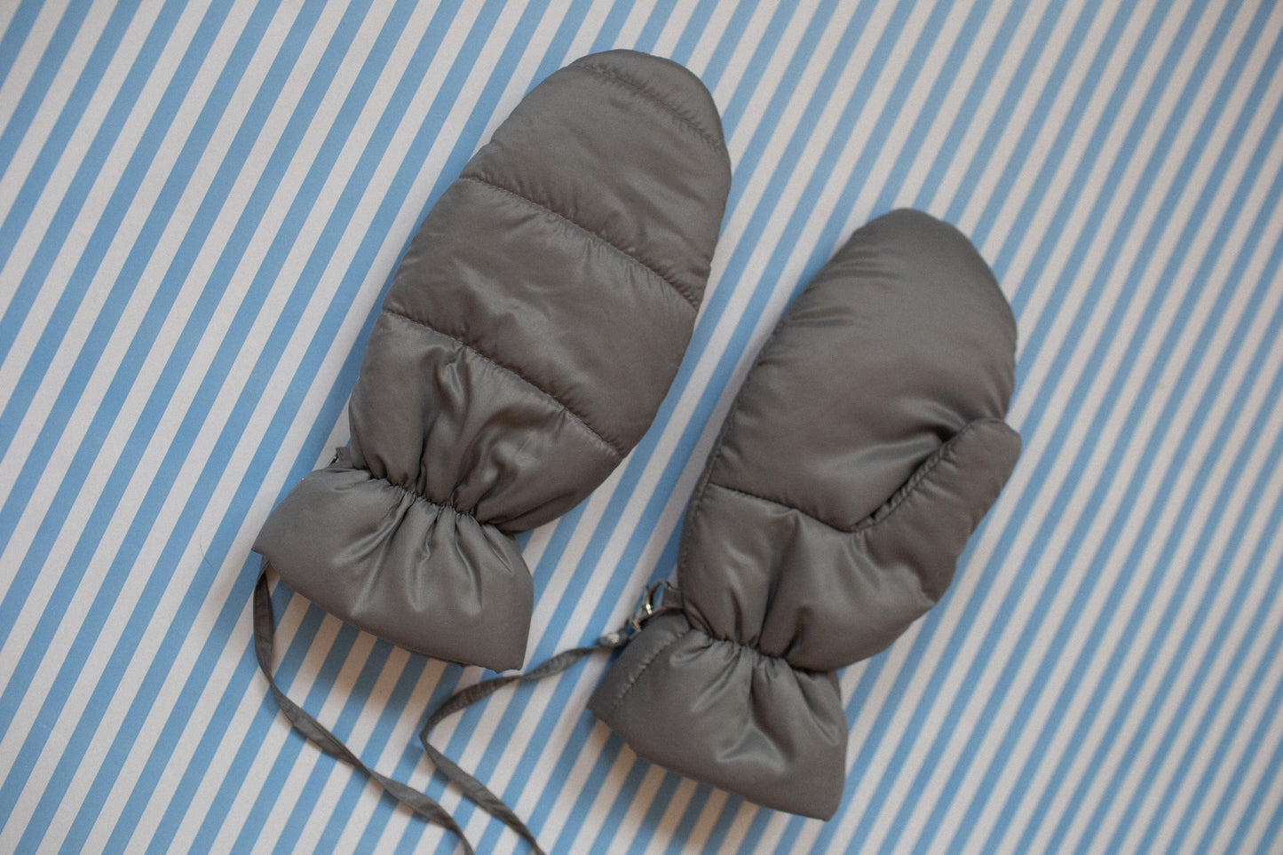 Pillow Puffer Mittens on Strings in Gray