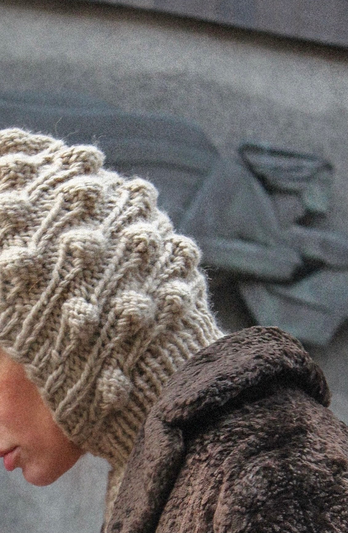 Balaclava with dimensional tuck knitting technique in Beige