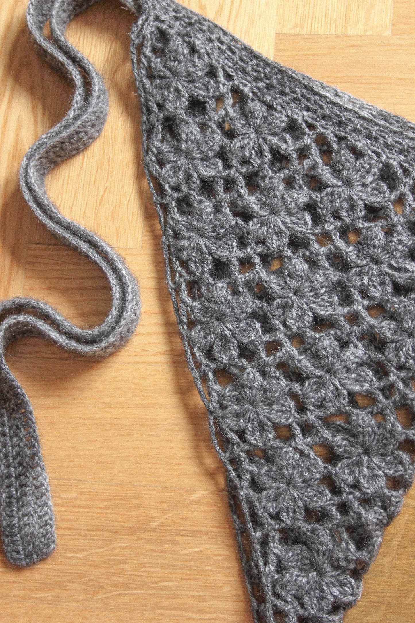 Hand - knitted Mesh Floral Mohair Melange Headscarf in Charcoal Gray