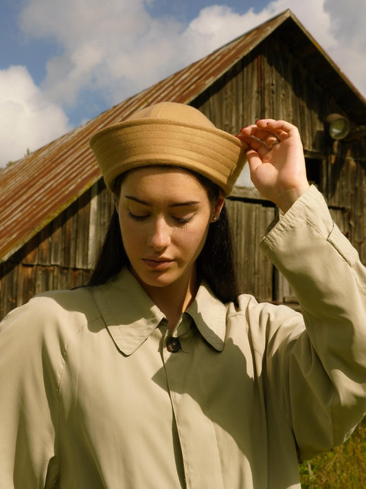 Drap Marine Pillbox in Camel Brown