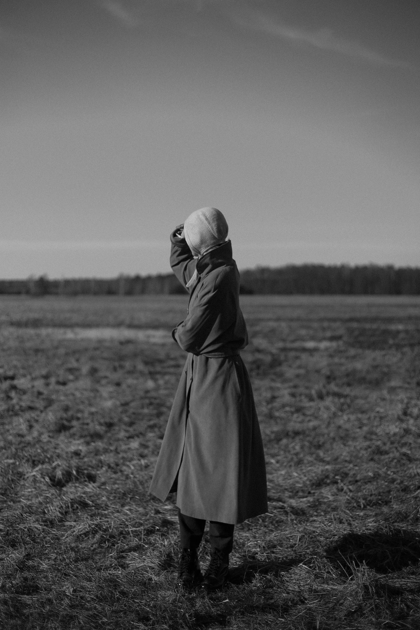 Hand-knitted Adult Bow Tie Bonnet hat in cream beige